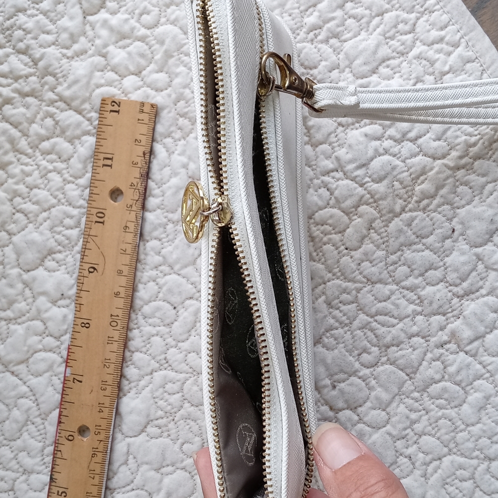 ADRIENNE VITTADINI WRISTLET/CLUTCH - Picture 7 of 7